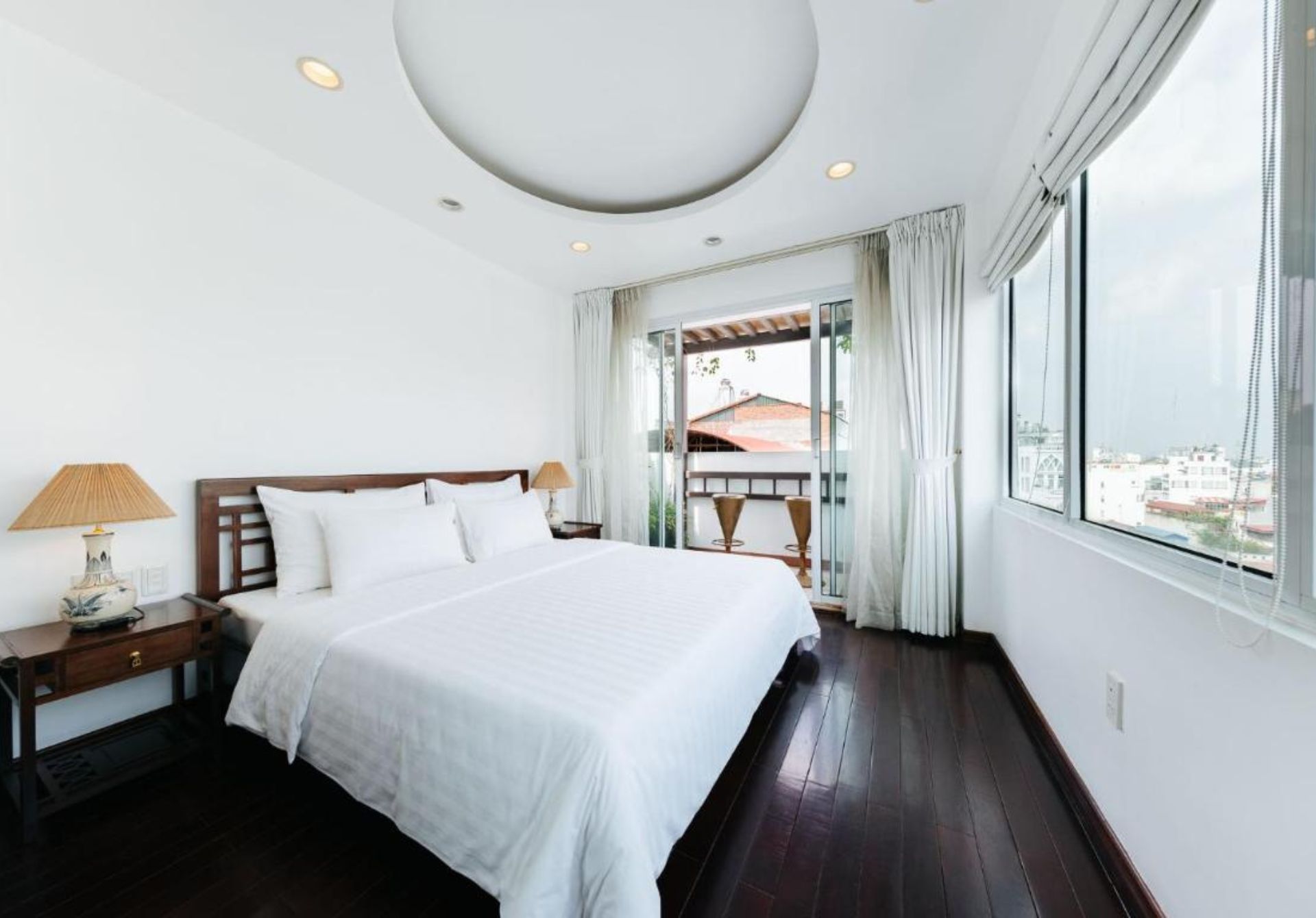 VietHome-Doorstep to Hoan Kiem Lake
