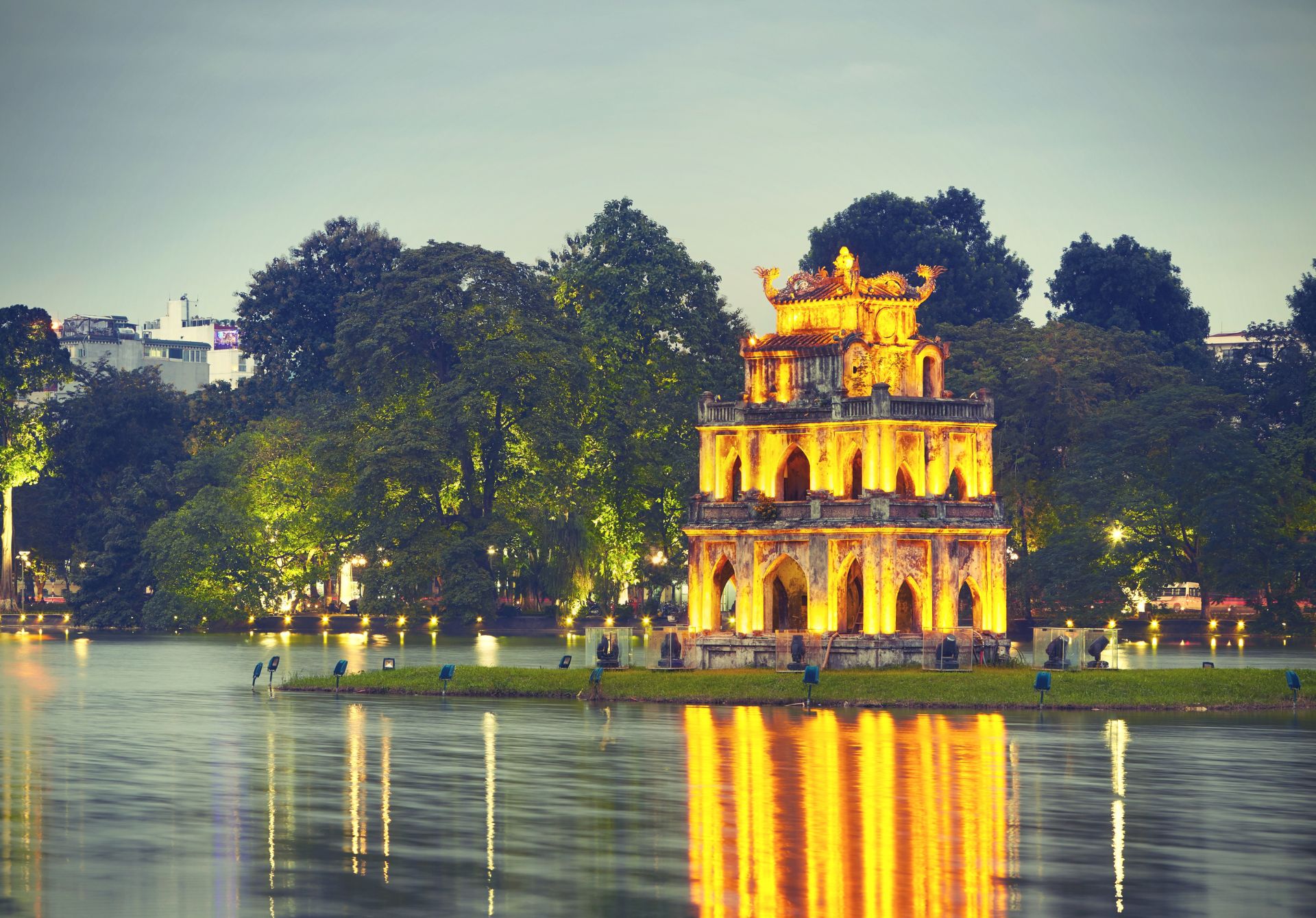 10 Luxury Hotels in Hanoi